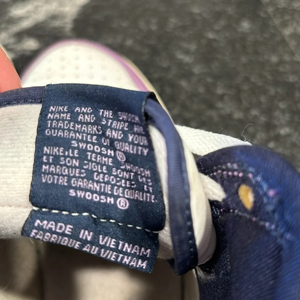 Vintage Nike Youth High Tops - Purple/White/Navy Size 6Y / EUR 38.5